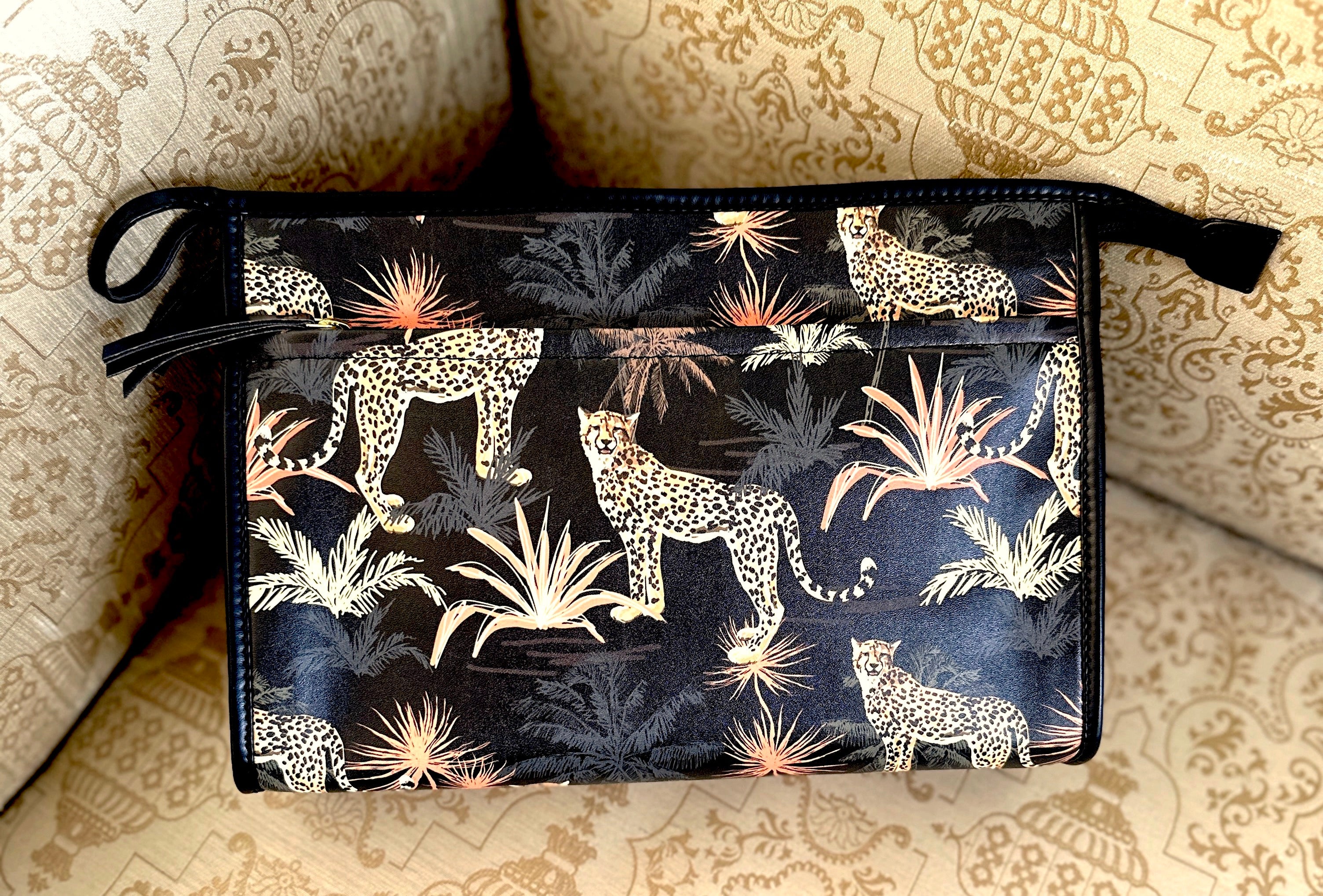 Safari Pouch